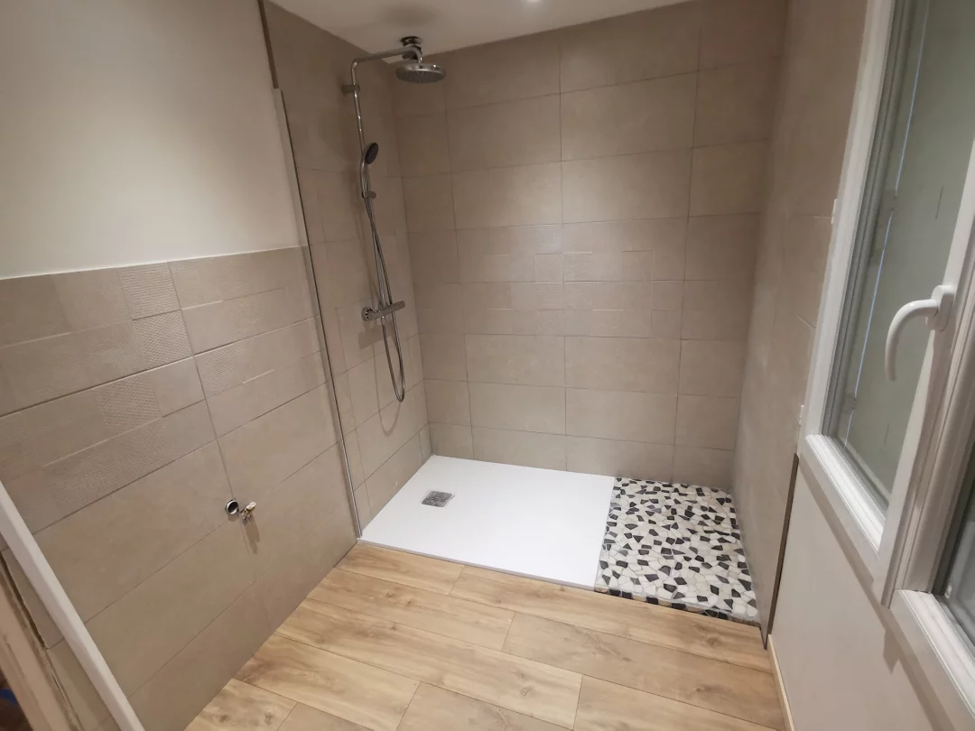 Pose d'une salle de bains